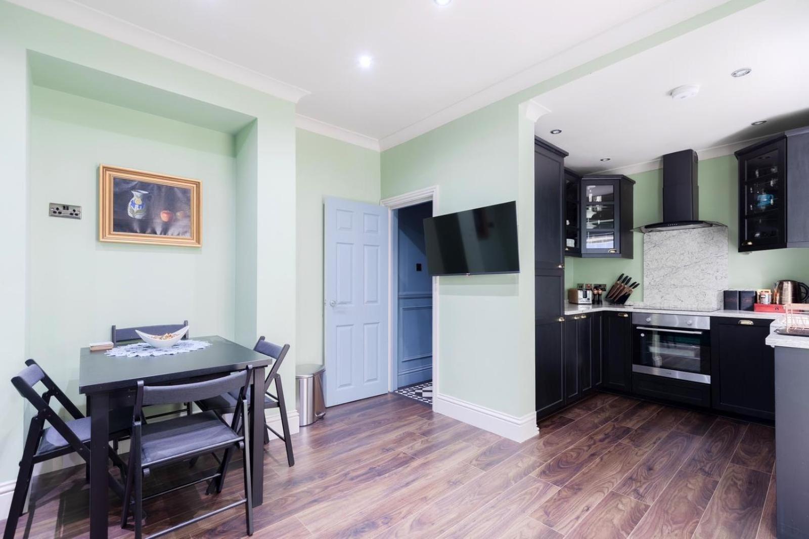 Stylish 2 Bedrooms Flat Sleeps 6 & Garden London Zone 2 Cls Central エクステリア 写真