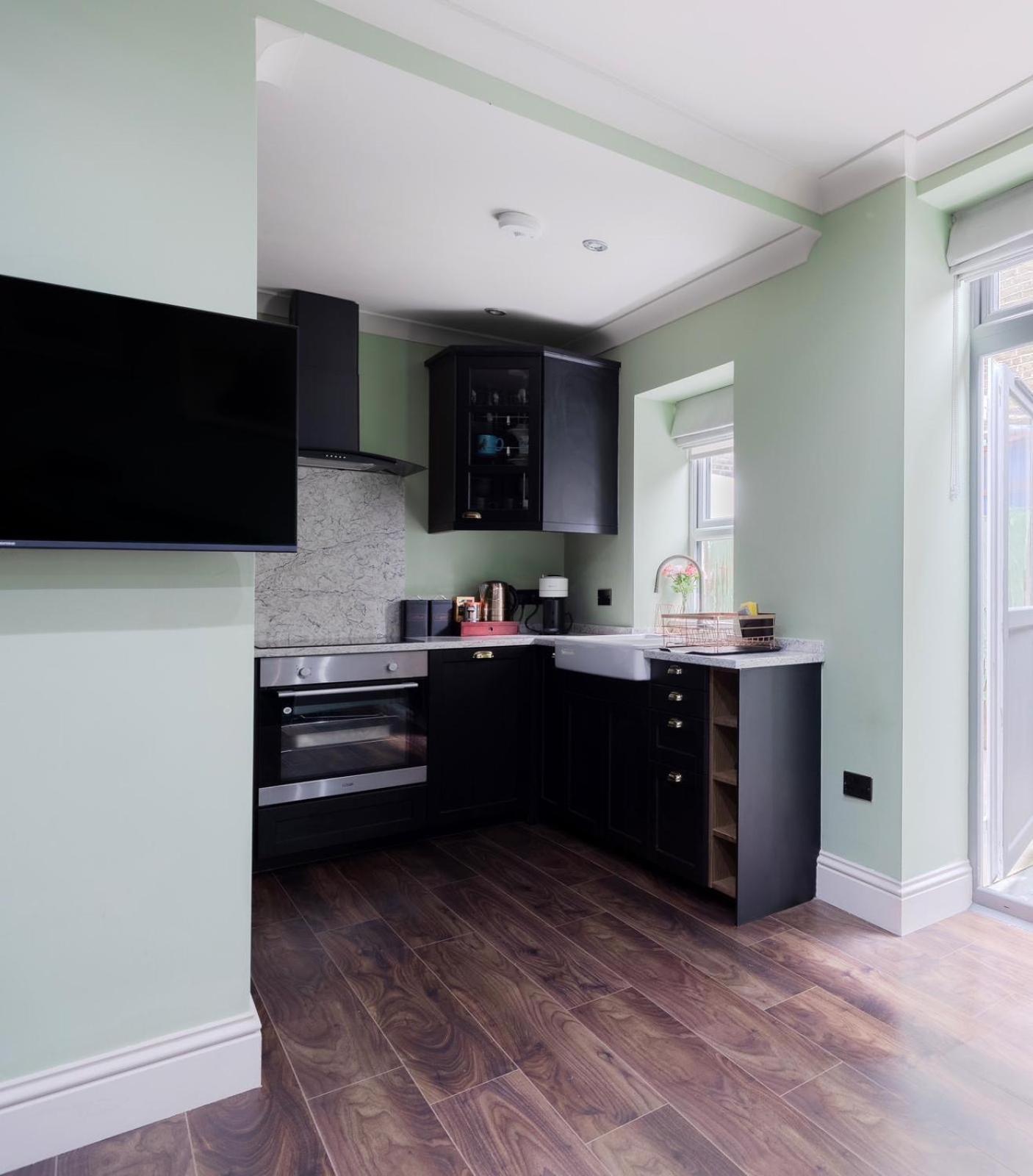 Stylish 2 Bedrooms Flat Sleeps 6 & Garden London Zone 2 Cls Central エクステリア 写真